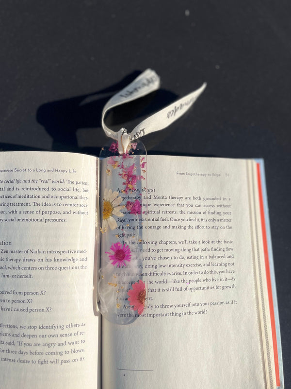 Bloommark | Real flower bookmarks