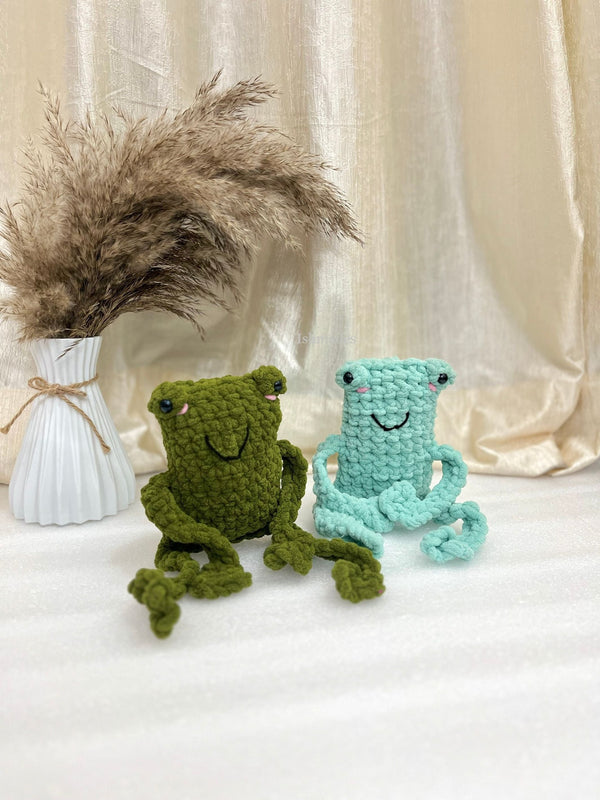 Crochet leggy froggy plushie