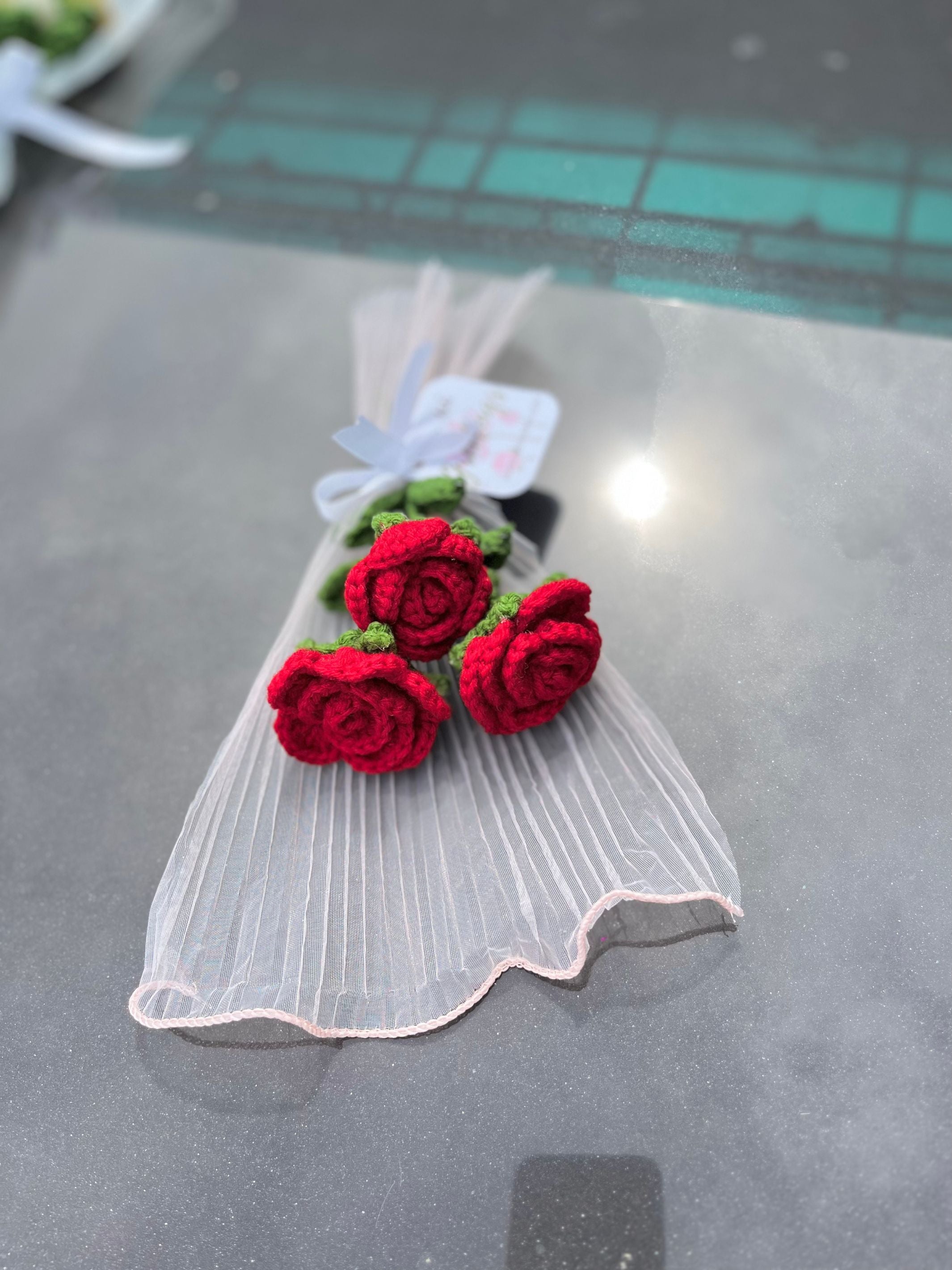 Ishmades Velvet Knots bouquet