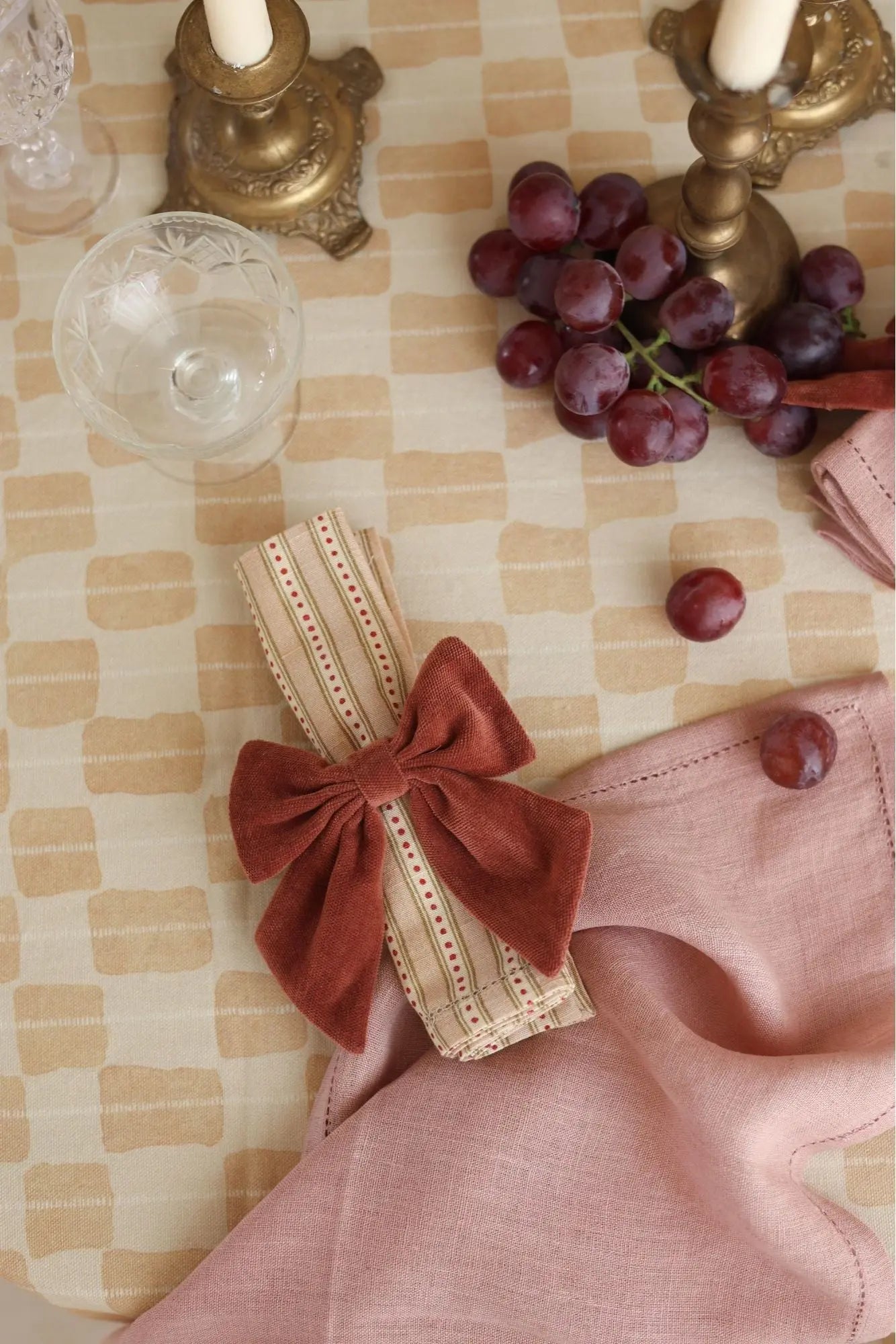 Echo Sand Cotton Table Cover