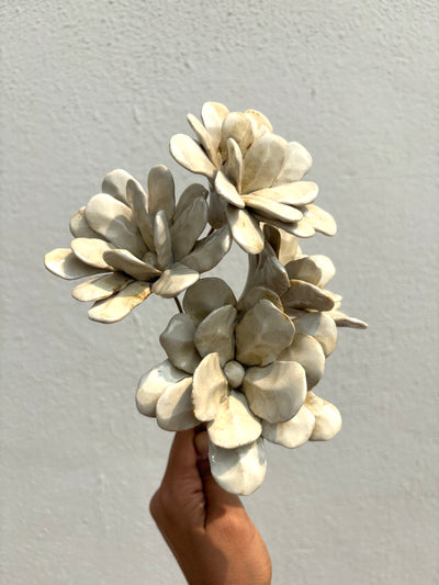 Soft Flame Muddy White - Single Flower Stem