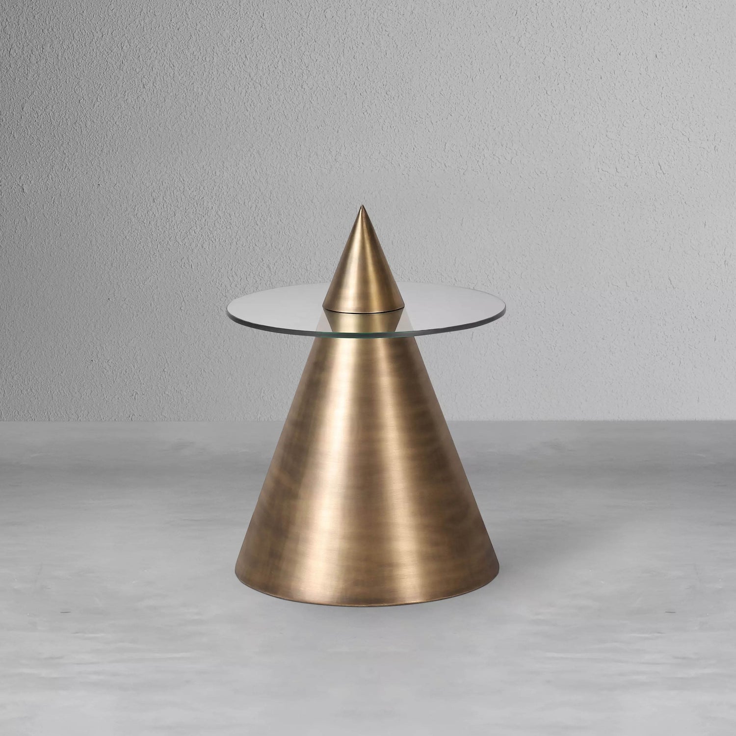 solis-conical-side-table_2_dw.webp