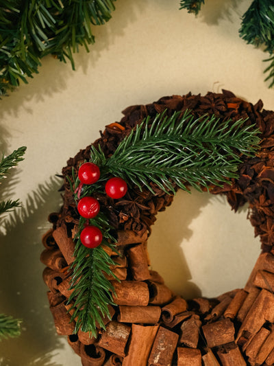 Star anise & cinnamon Christmas wreath