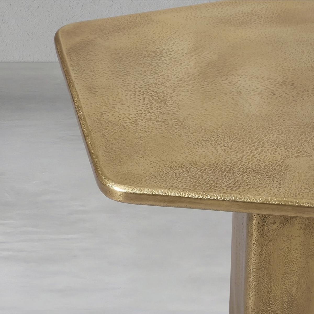 stela-coffee-table-gold_5_dw.webp