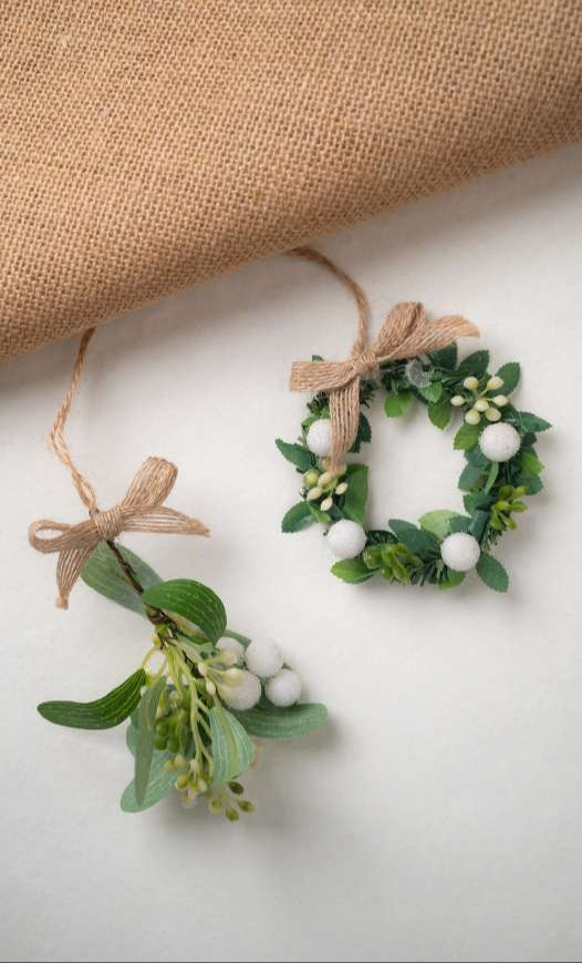 Green Mini Wreath and Hanging Mistletoe Hanging Ornament Set_CC98