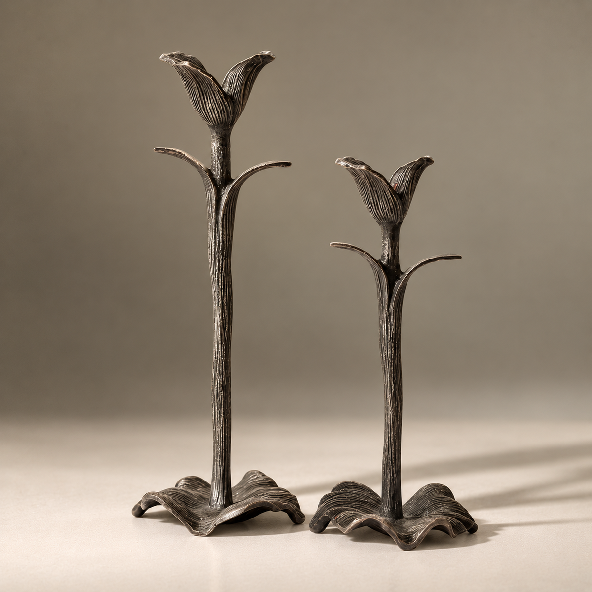 TULIP CANDLE STAND
