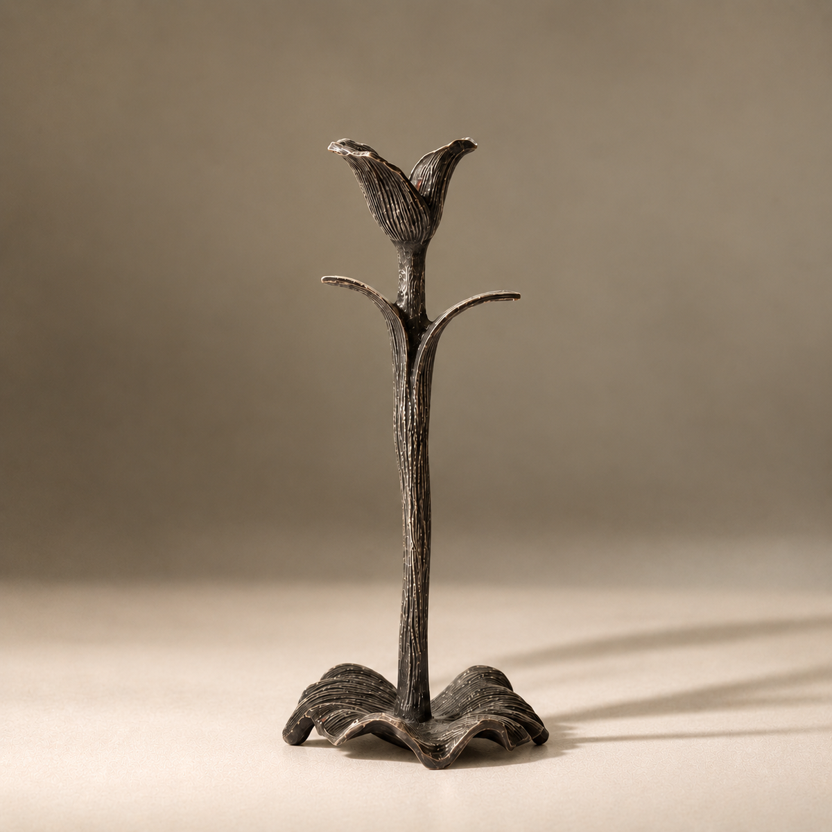 TULIP CANDLE STAND
