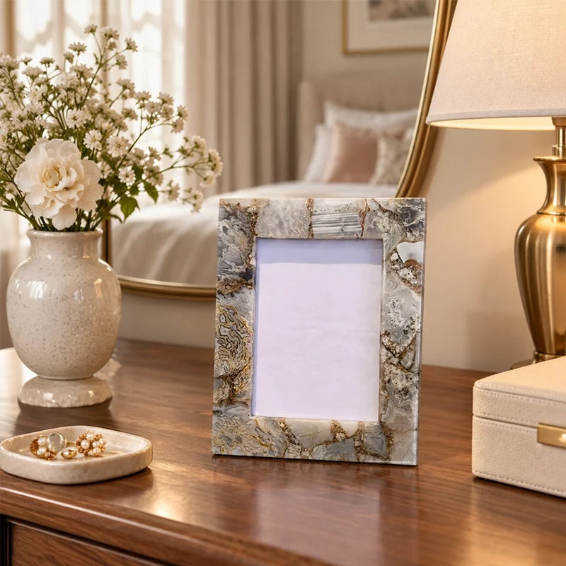 The Mistral Agate Frame