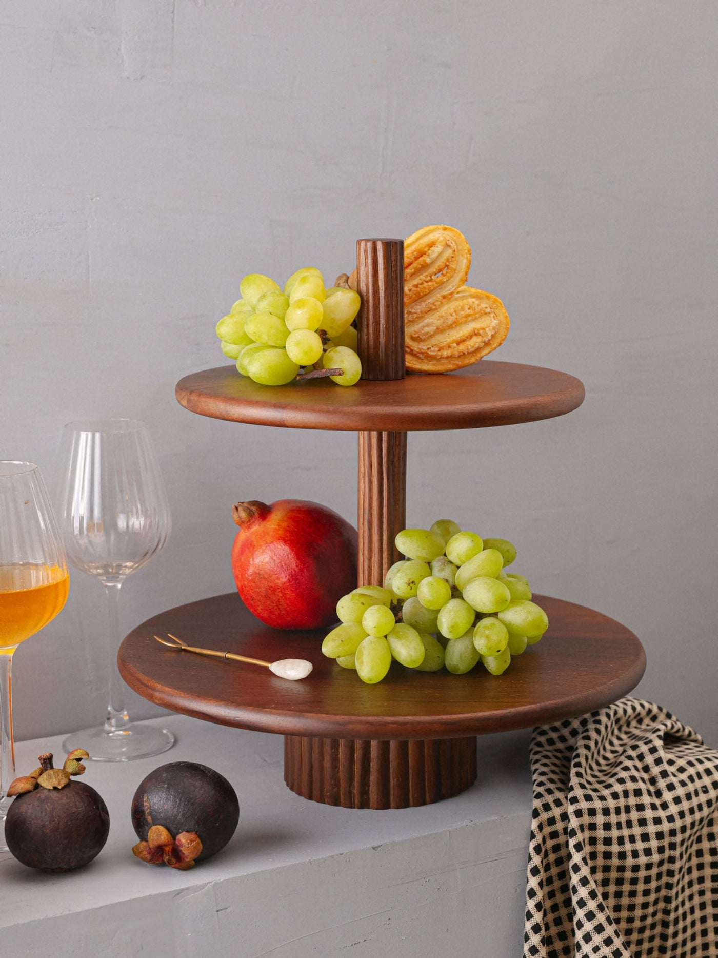 Two Tier Cake Stand - Brown