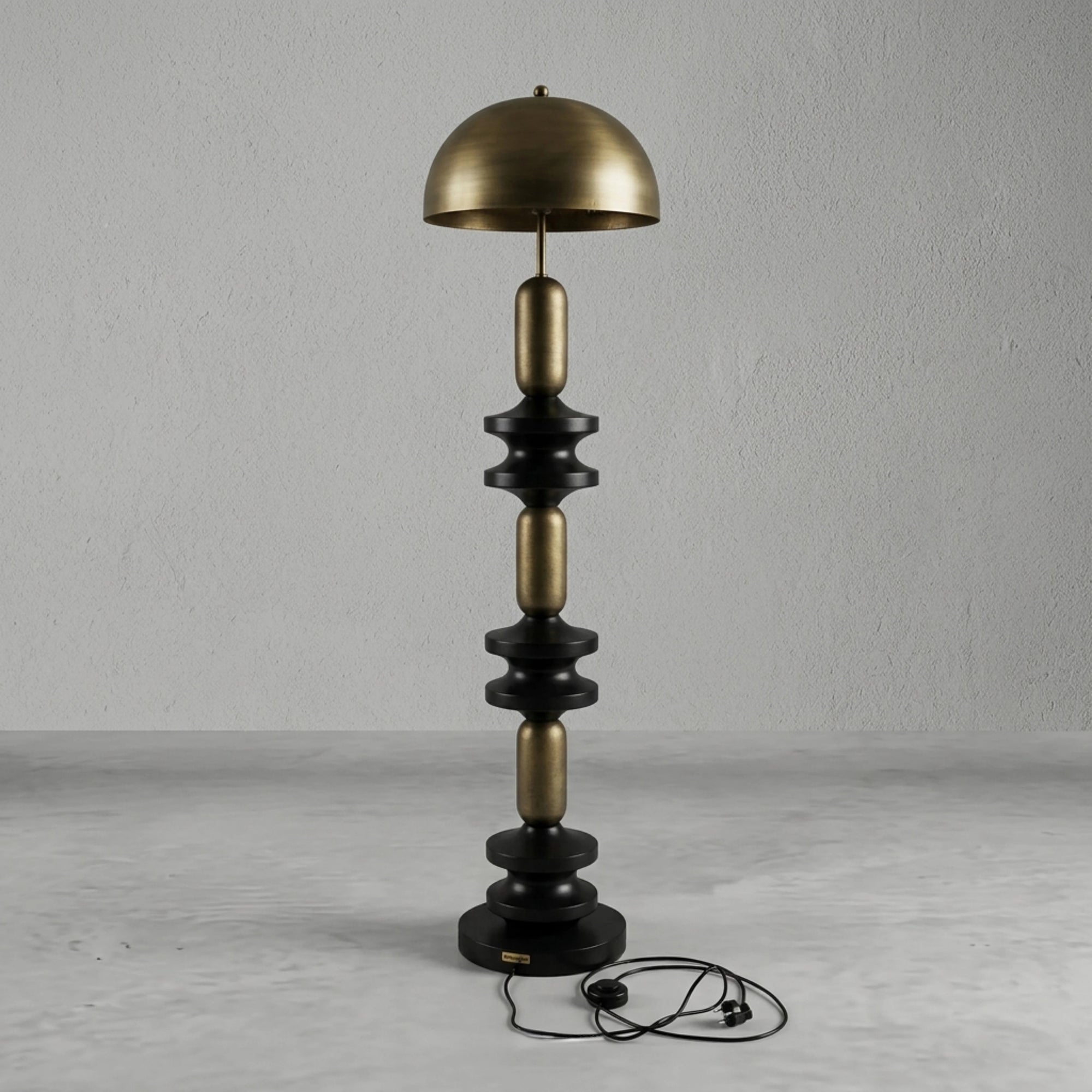 totem-sculptural-floor-lamp_2_dw.jpg