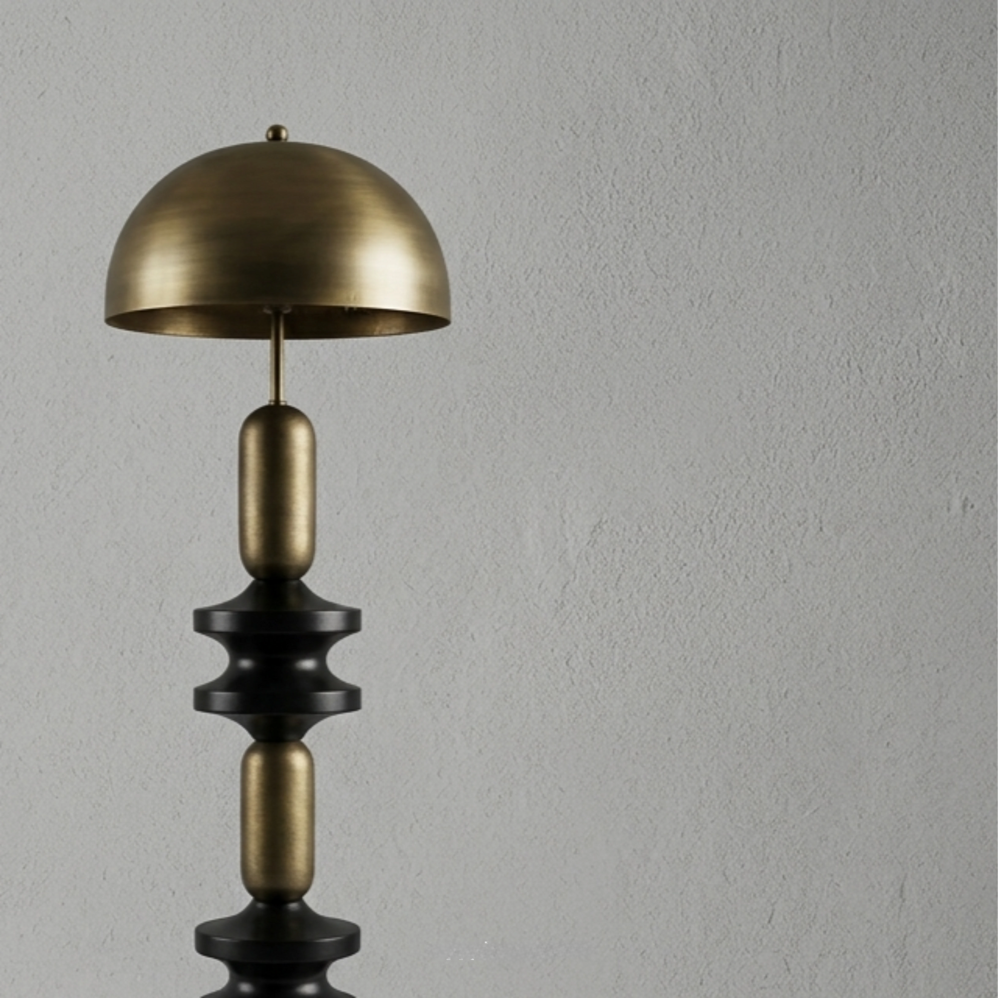 totem-sculptural-floor-lamp_4_dw.webp