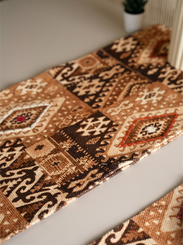 Table Runner - Handloom Tranquil Trellis