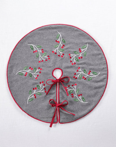 TREE SKIRT BERRY LEAVES