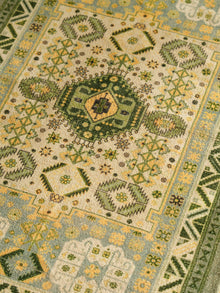 Traditional Pattern Rug