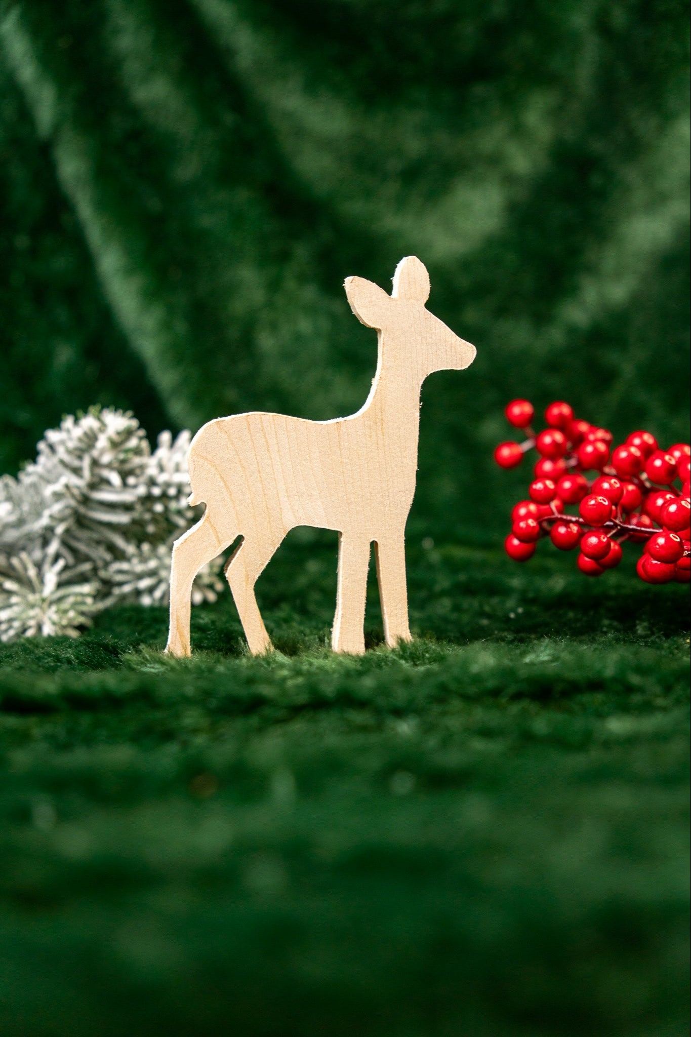 Mini Wooden Deer Cutout (Pine Wood)