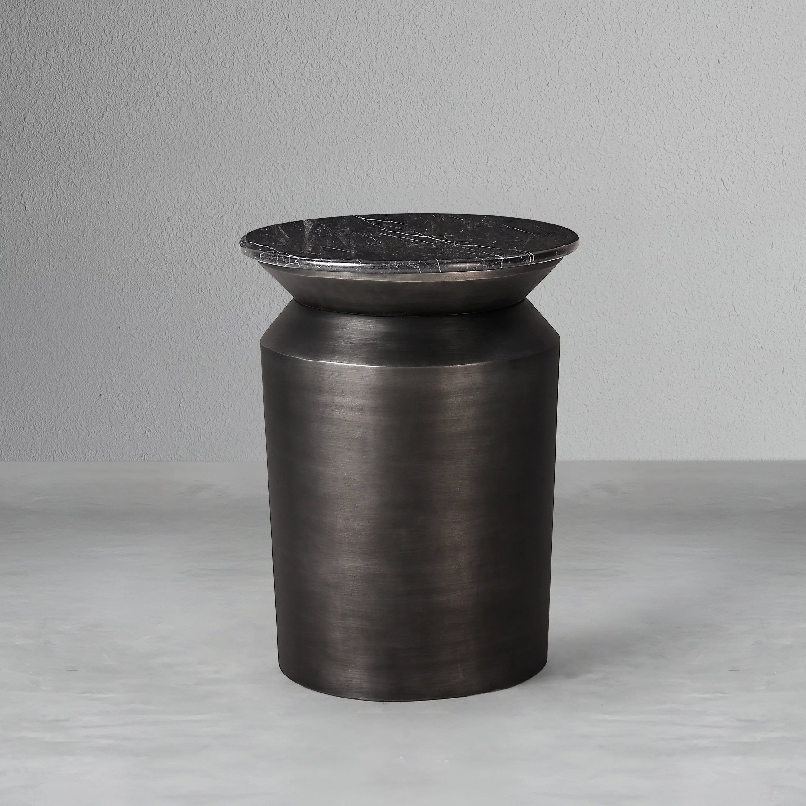 voltra-side-table_2_dw.webp