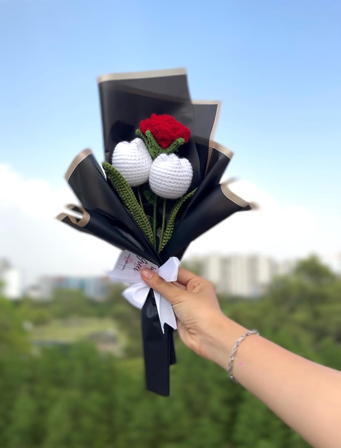 Ishmades Love's Contrast Crochet Bouquet