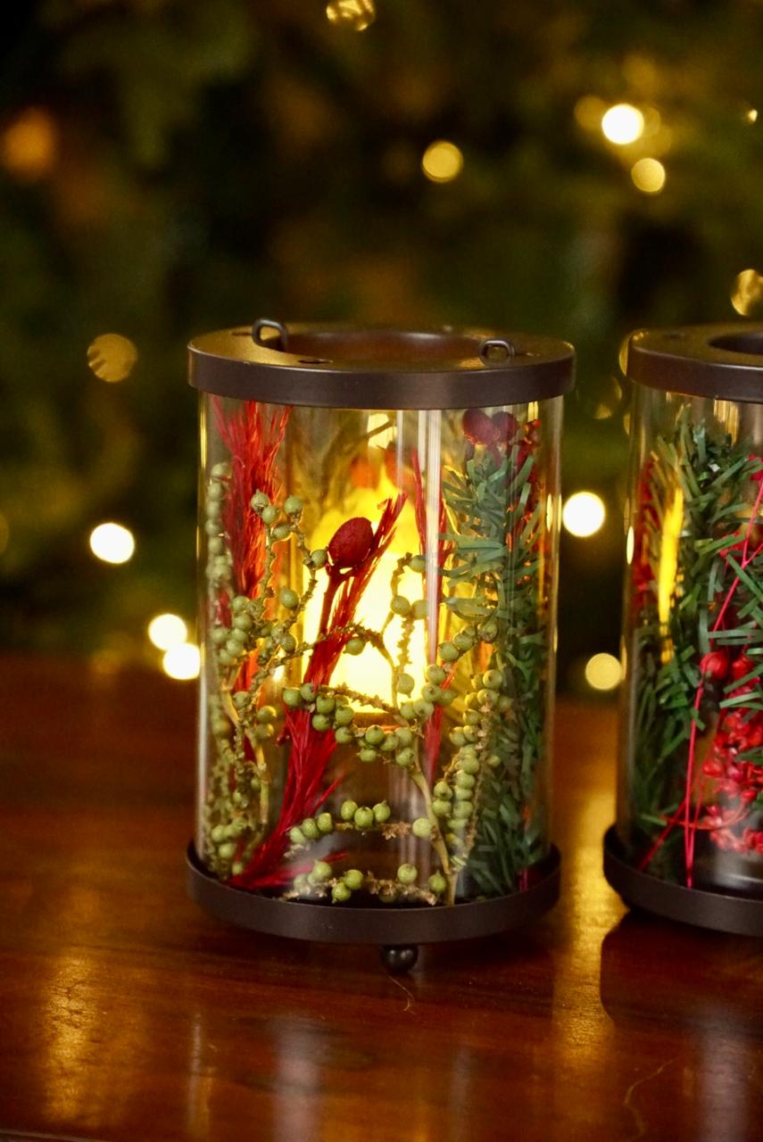 Tea light candle holder