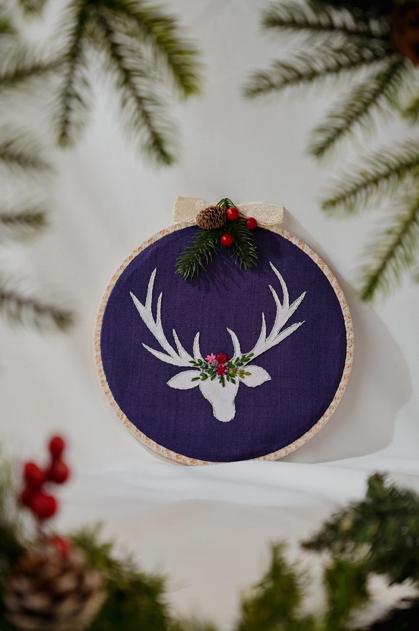 Hand embroidary loop