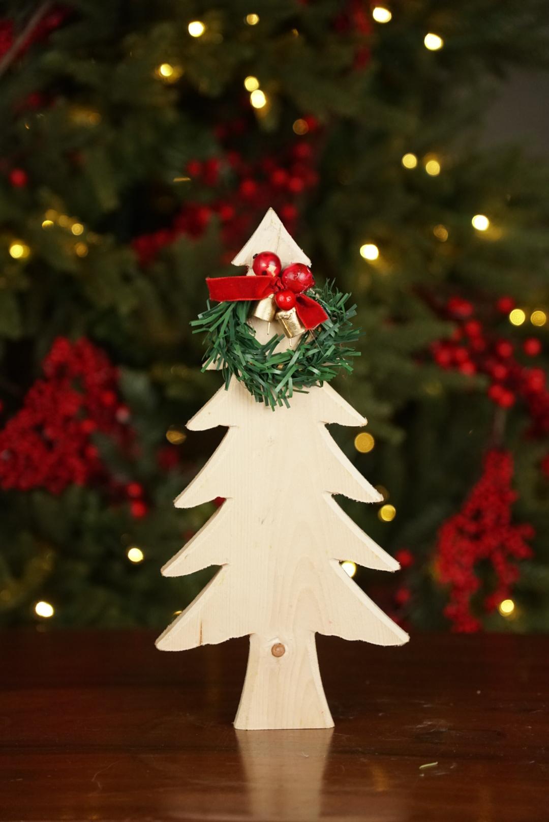 Pine wood tree with cherries