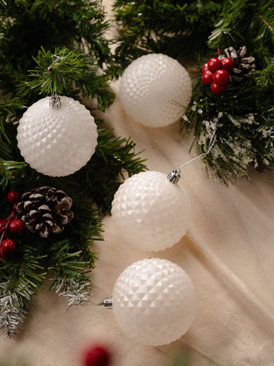 White Christmas Balls Pack Of 4