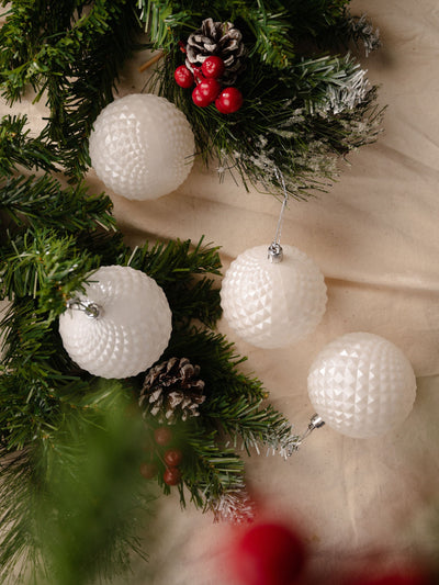 White Christmas Balls Pack Of 4