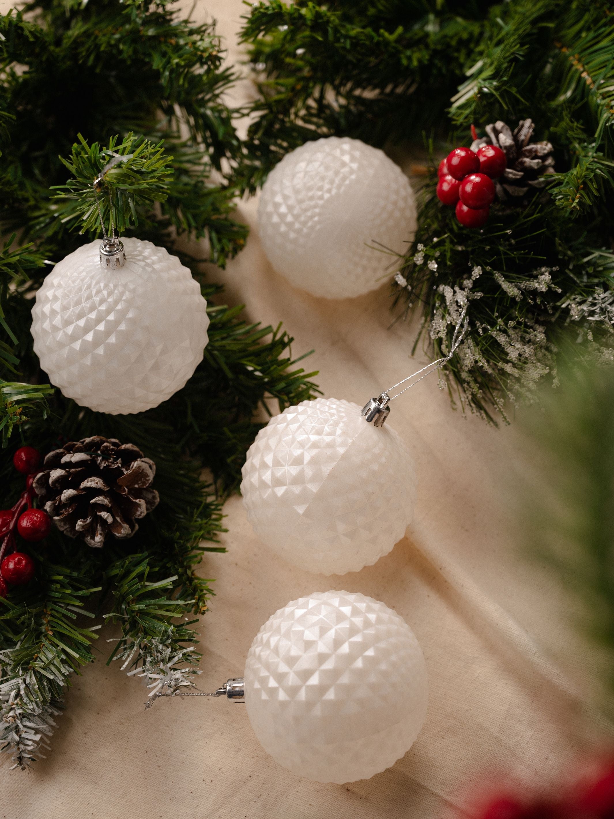 White Christmas Balls Pack Of 4