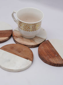 Round Coasters - White Marble & Wood