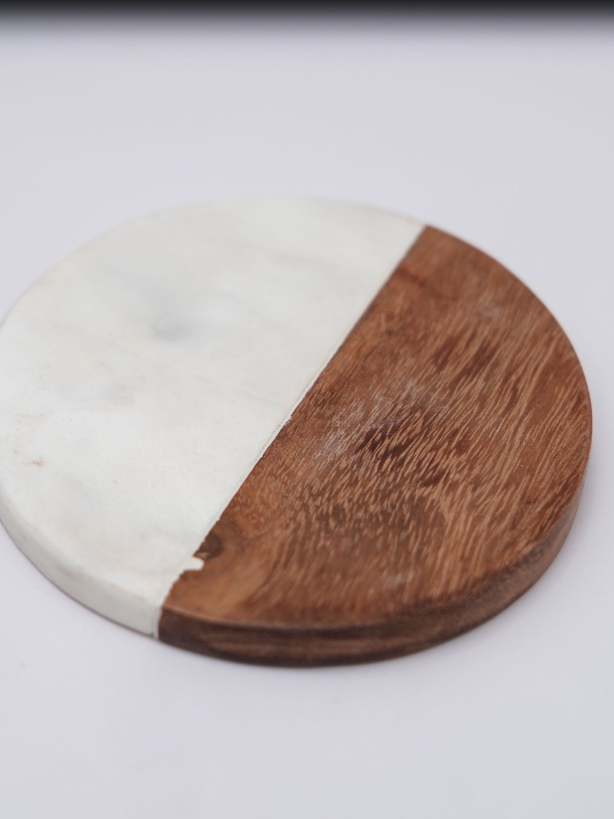 Round Coasters - White Marble & Wood