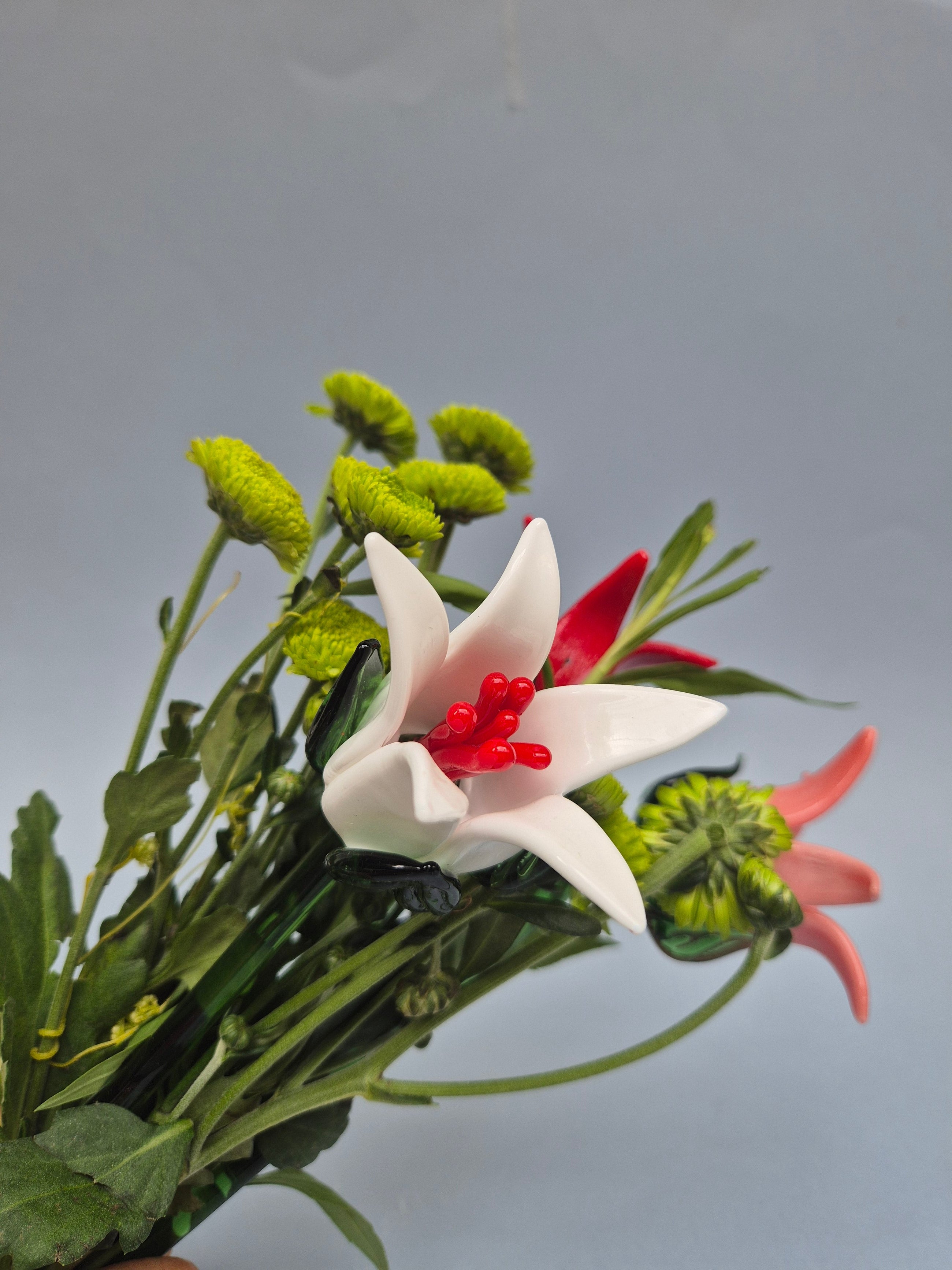 Tinsel Lily Glass Flower Stem - White