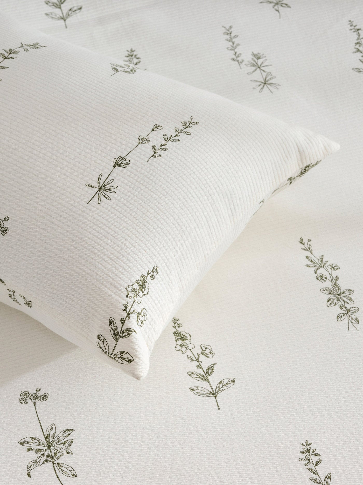 Wildflower Cotton Cord Rib Bed Cover