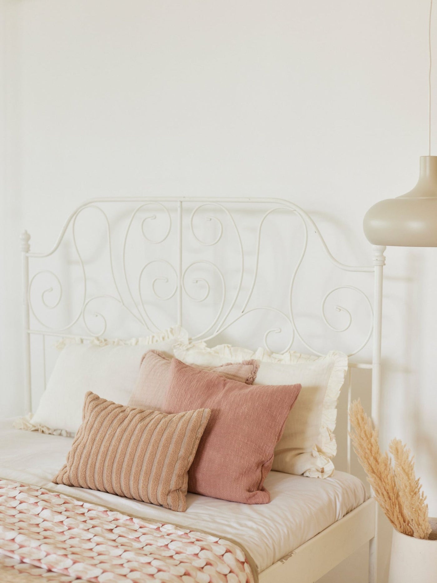 Cove Blush Linen Bedspread