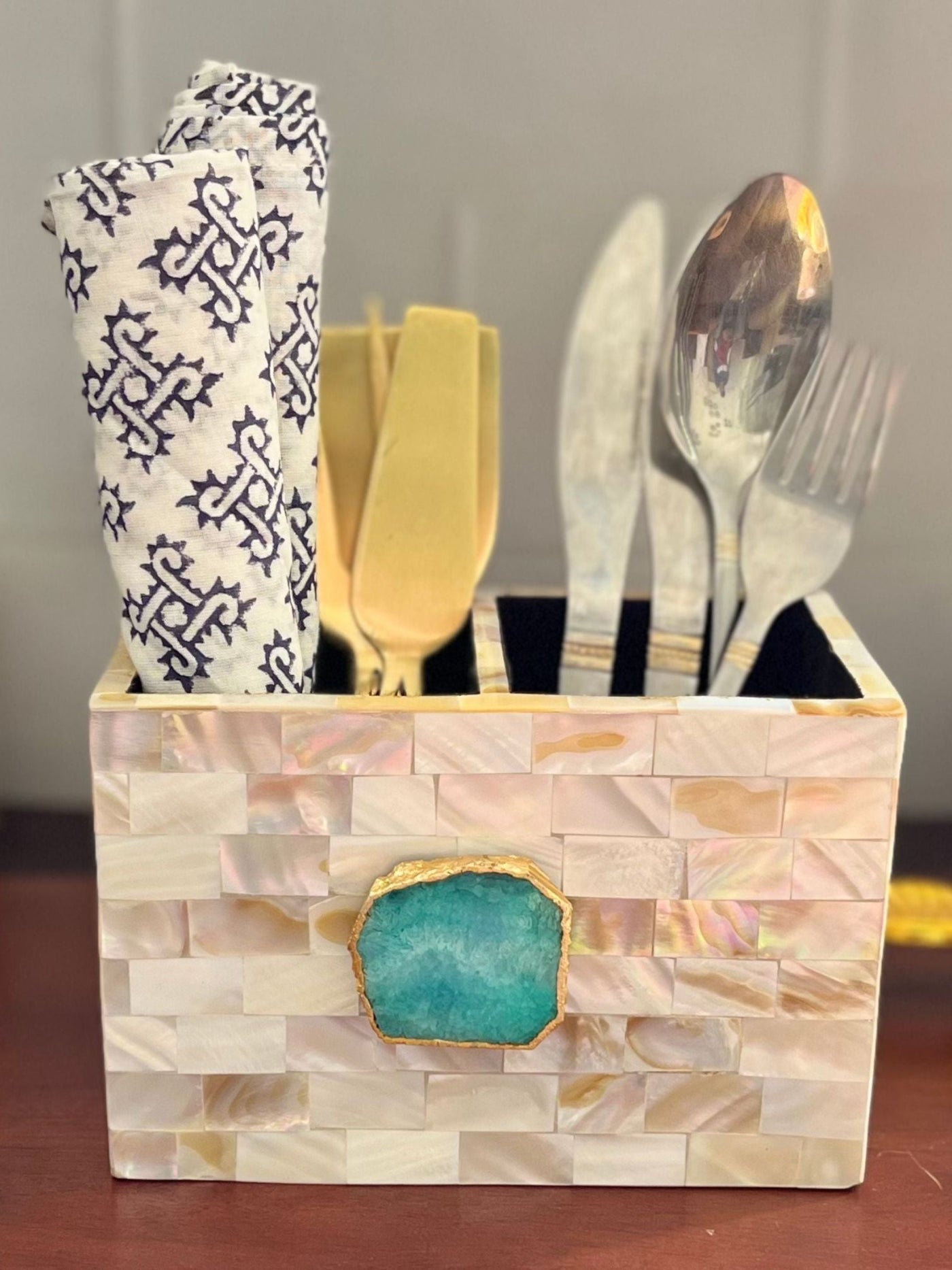 Mother of Pearl with Agate Cutlery Holder