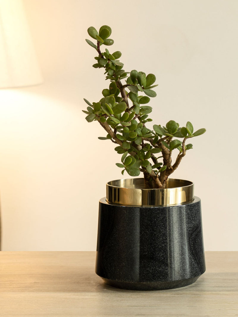 Black Marble Oronoir Planter