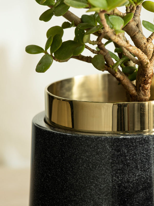Black Marble Oronoir Planter