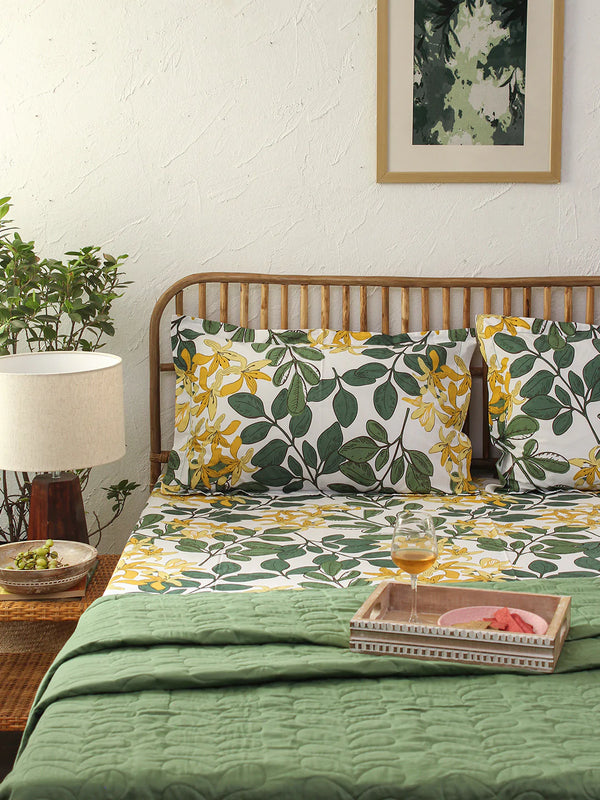 Moringa Green Fitted Bedsheet With Pillow Cover
