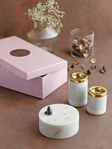 Yang Tealight Tower + Pebble White _ Gift Box