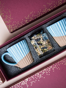 Malé Mugs & Trail Mix Gift Box