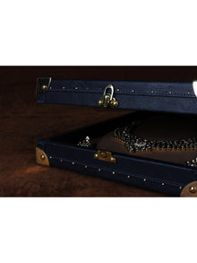 Amorous Sole Necklace Trunk