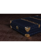 Amorous Sole Necklace Trunk