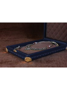 Amorous Sole Necklace Trunk