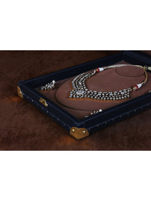 Amorous Sole Necklace Trunk