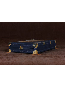 Amorous Sole Necklace Trunk