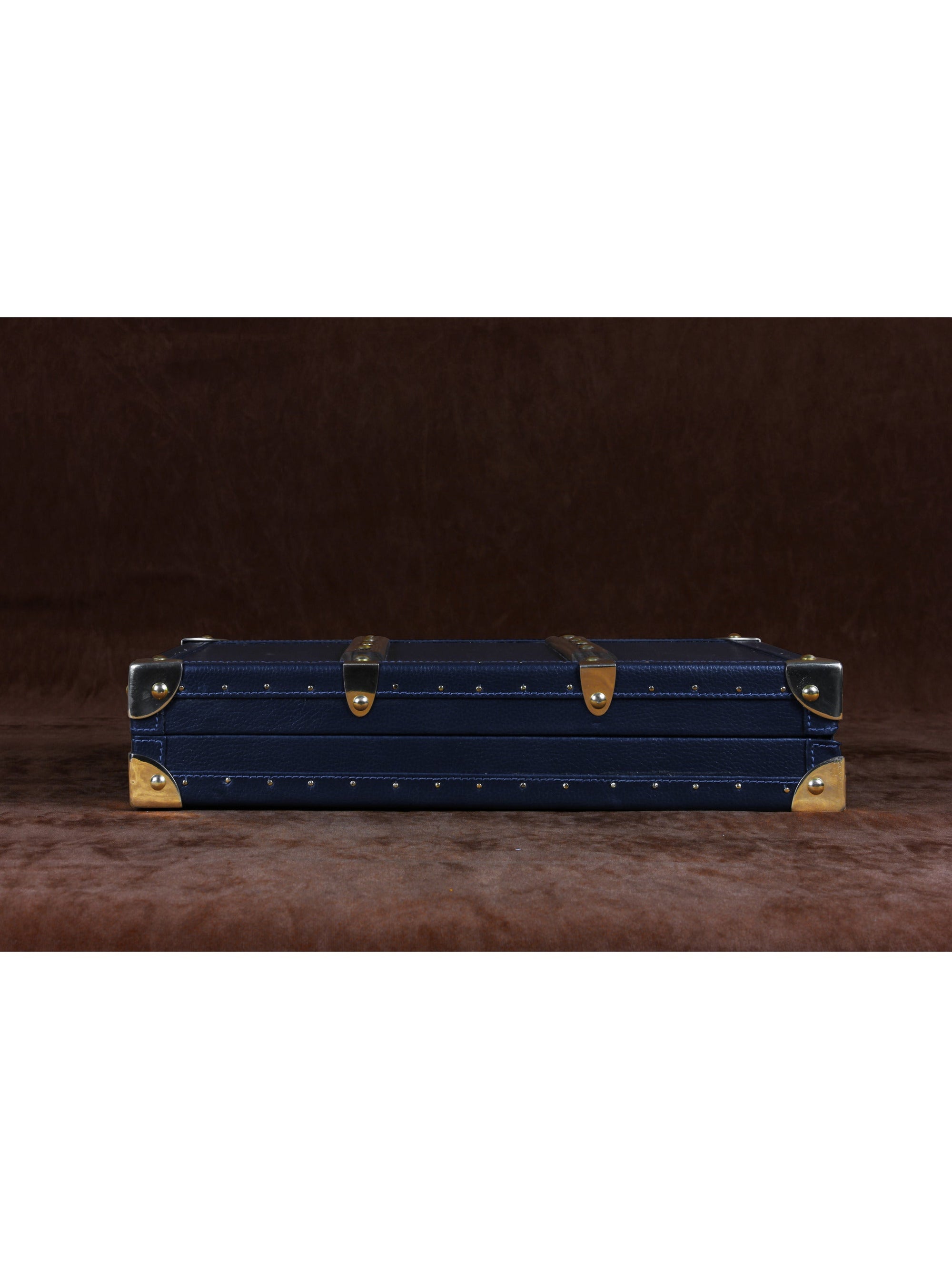 Amorous Sole Necklace Trunk