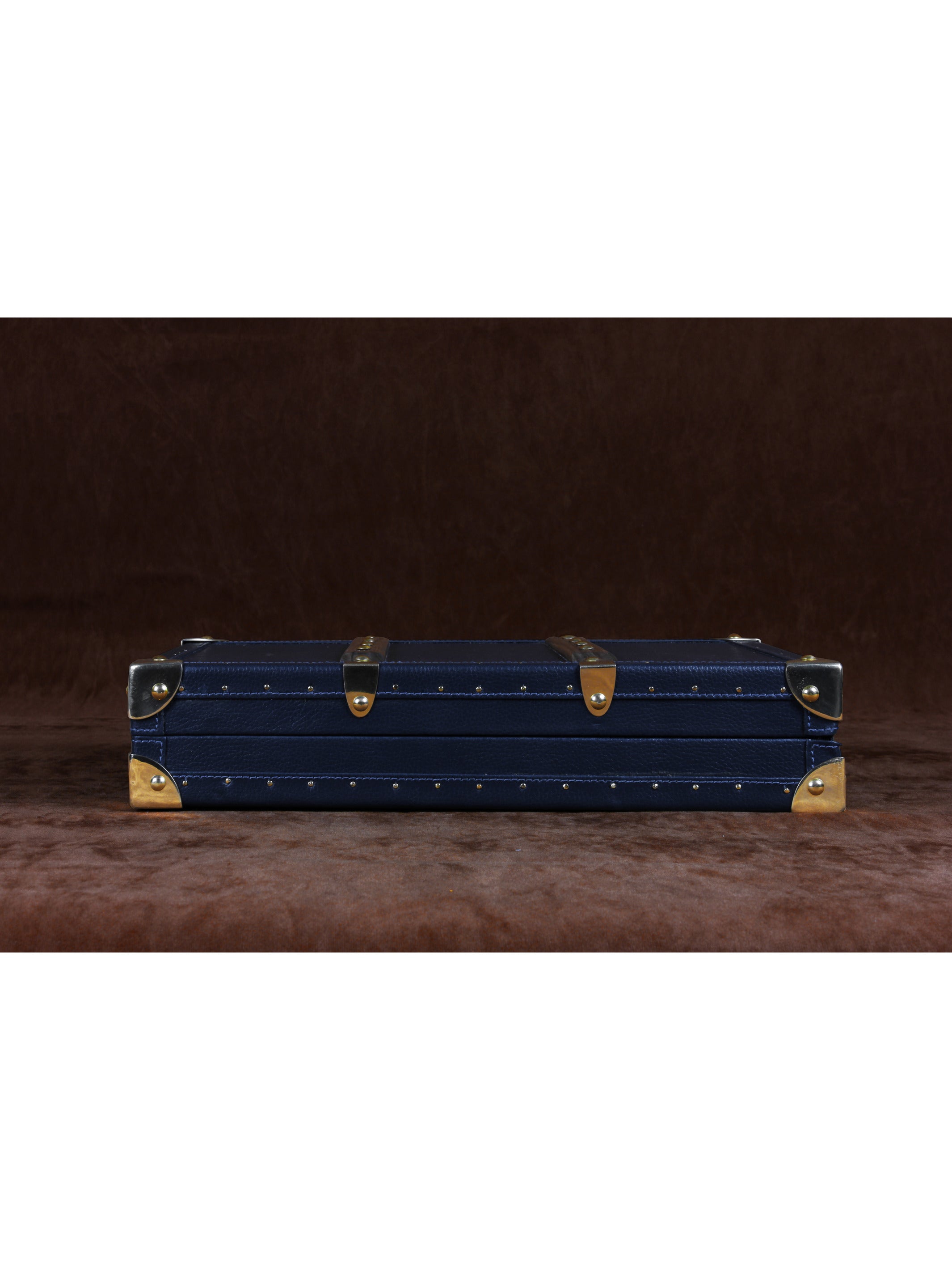 Amorous Sole Necklace Trunk