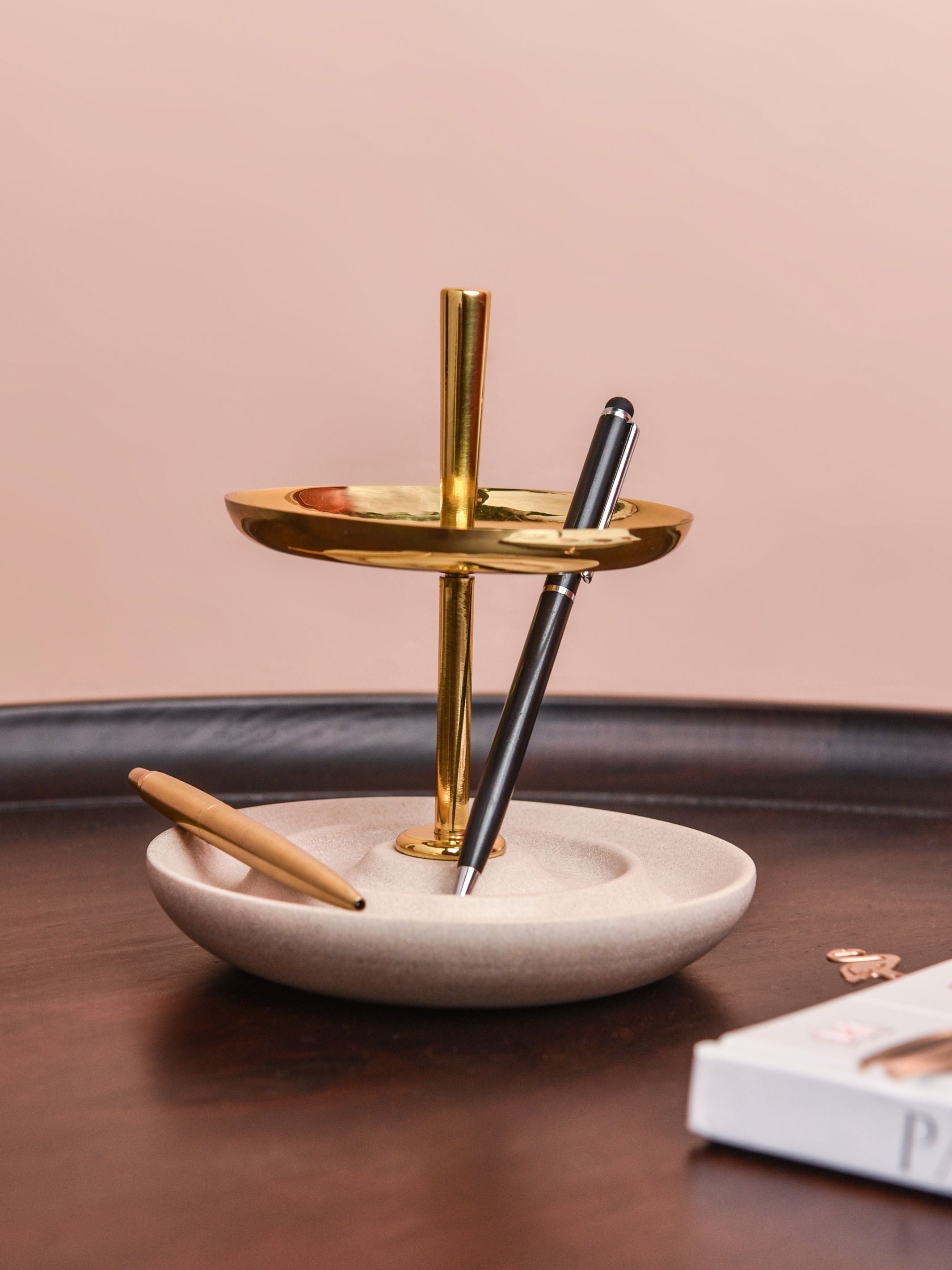 Bau Pen Stand