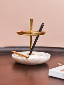 Bau Pen Stand