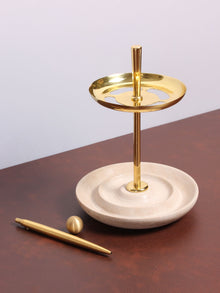 Bau Pen Stand
