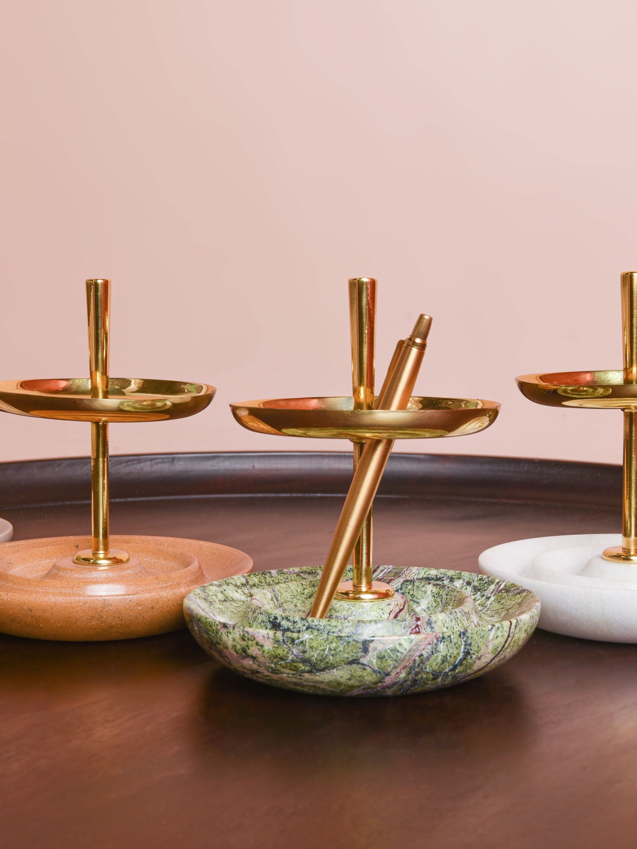 Bau Pen Stand