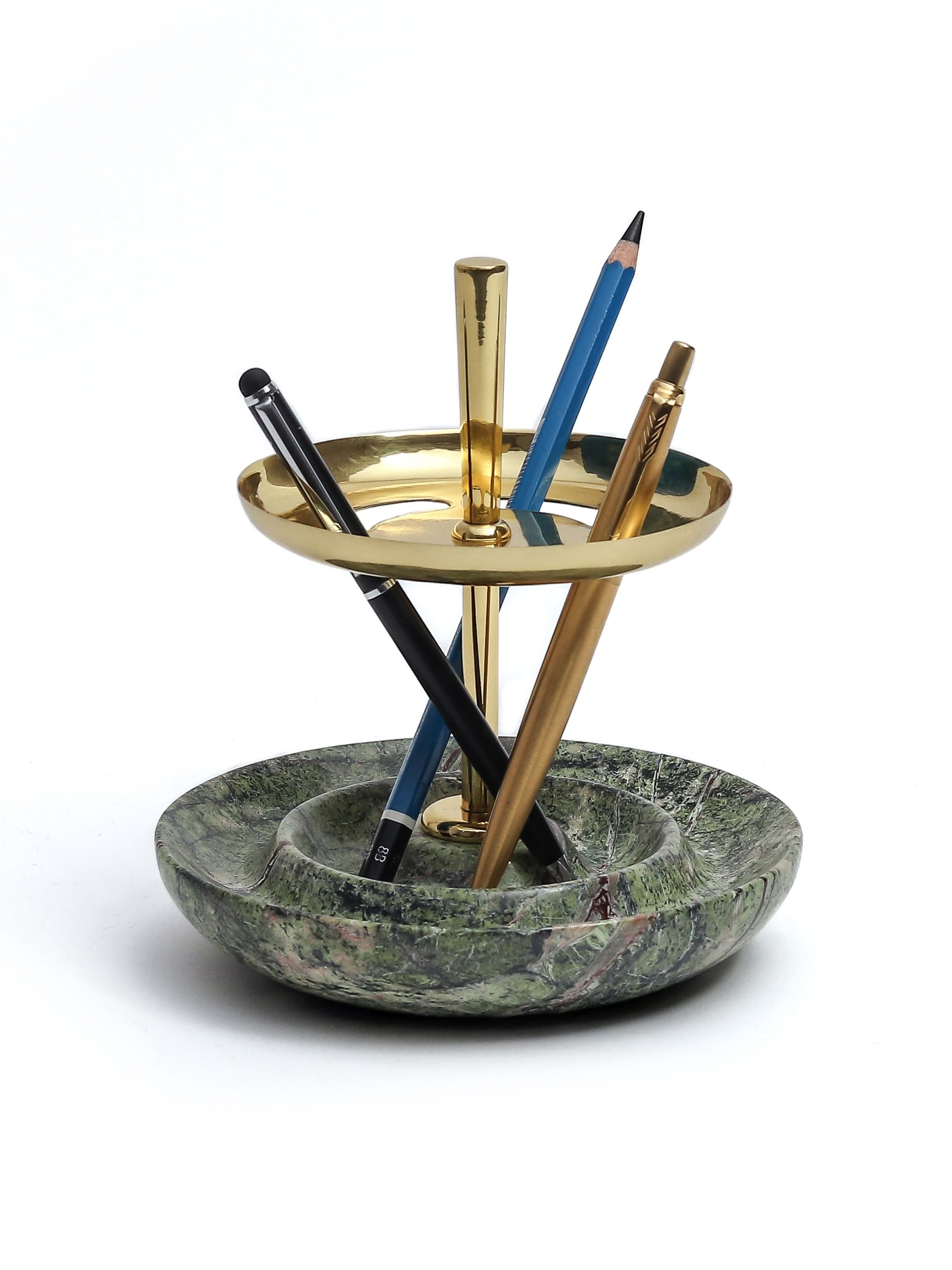 Bau Pen Stand
